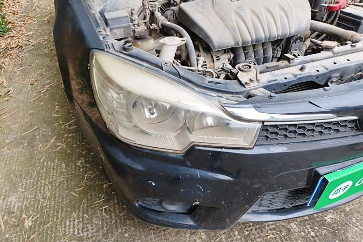 Used Soueast V3 Lingyue 2014 1.5L Manual Entry-Level Version Right Front Headlight