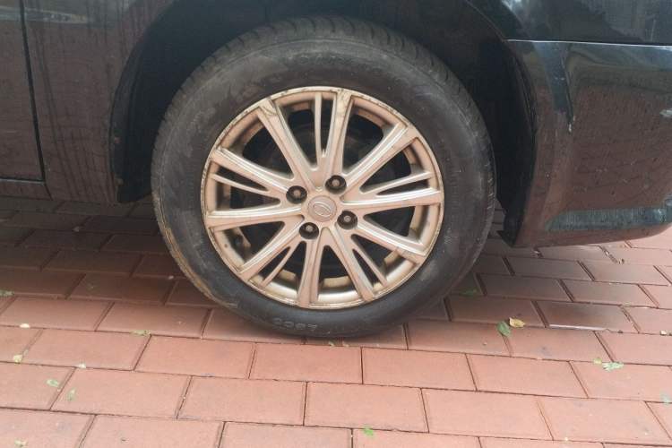 Used Soueast V3 Lingyue 2014 1.5L Manual Entry-Level Version Right Front Wheel Hub