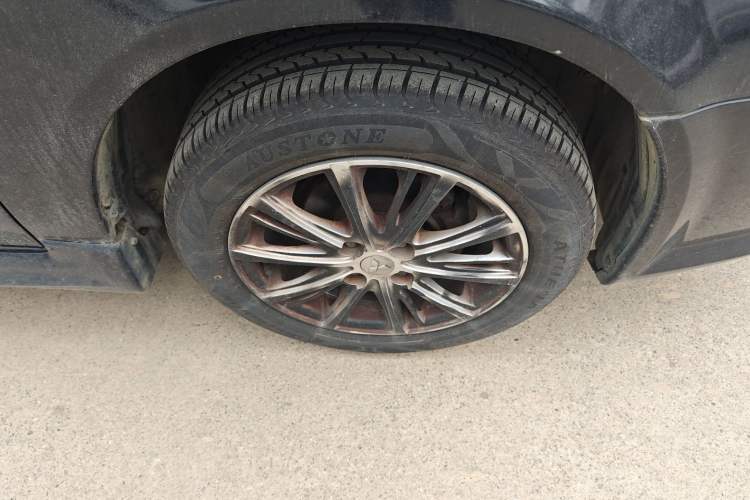 Used Soueast V3 Lingyue 2014 1.5L Manual Entry-Level Version Right Front Wheel Hub