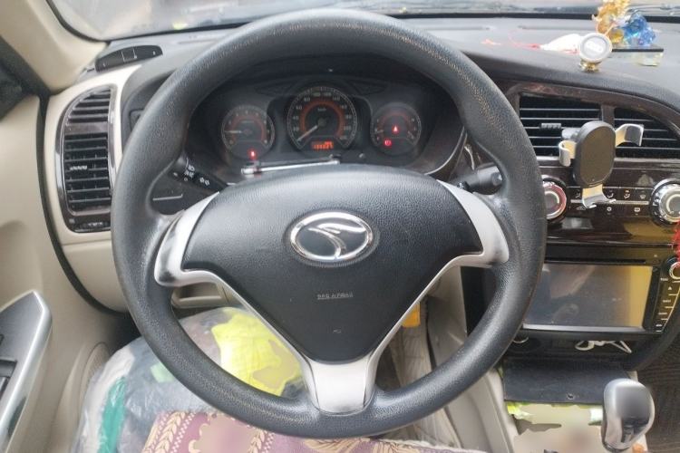 Used Soueast V3 Lingyue 2014 1.5L Manual Entry-Level Version Steering Wheel
