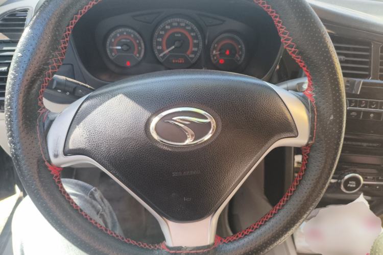 Used Soueast V3 Lingyue 2014 1.5L Manual Entry-Level Version Steering Wheel