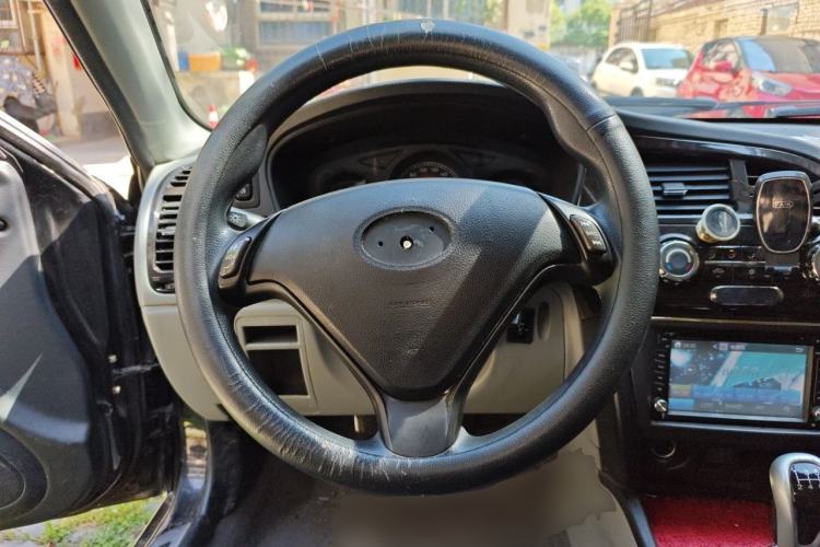 Used Soueast V3 Lingyue 2014 1.5L Manual Style Value Edition Steering Wheel