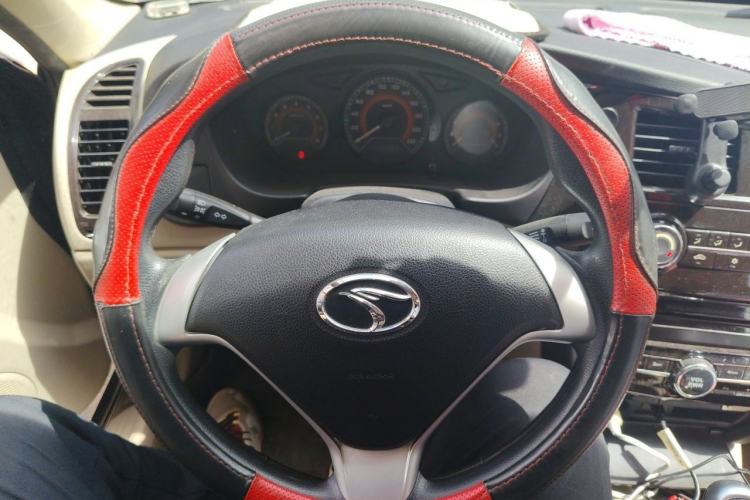 Used Soueast V3 Lingyue 2014 1.5L Manual Luxury Edition Steering Wheel