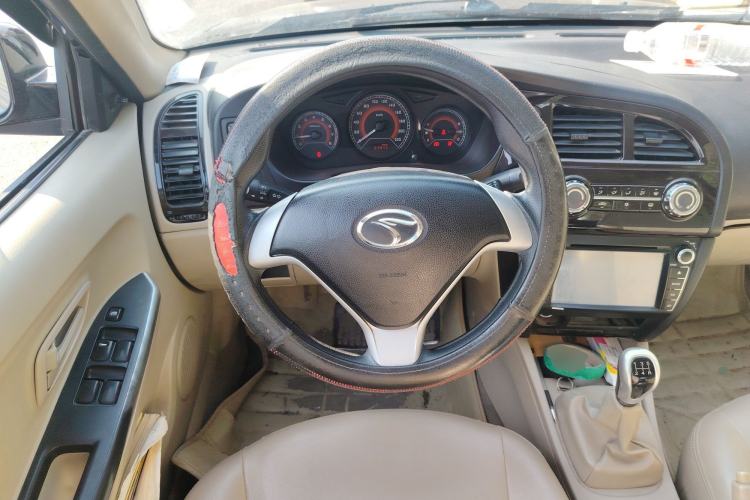 Used Soueast V3 Lingyue 2014 1.5L Manual Entry-Level Version Steering Wheel