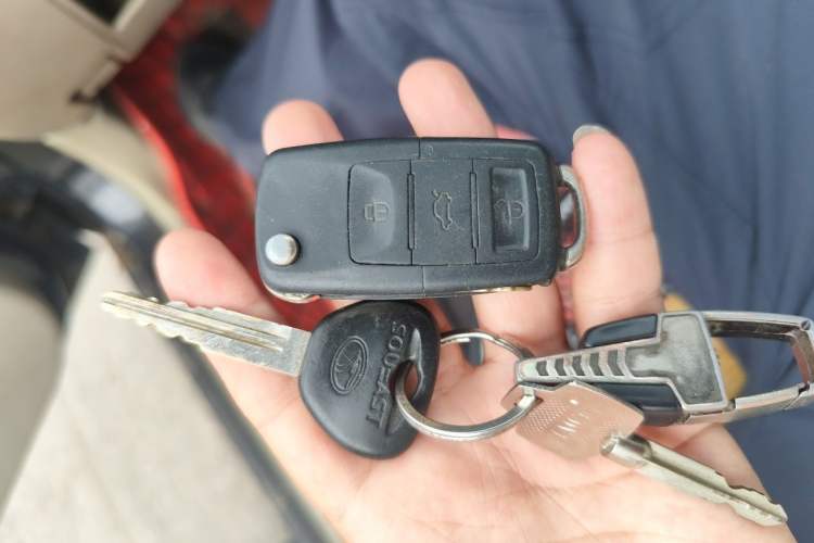 Used Soueast V3 Lingyue 2014 1.5L Manual Entry-Level Version Vehicle Key