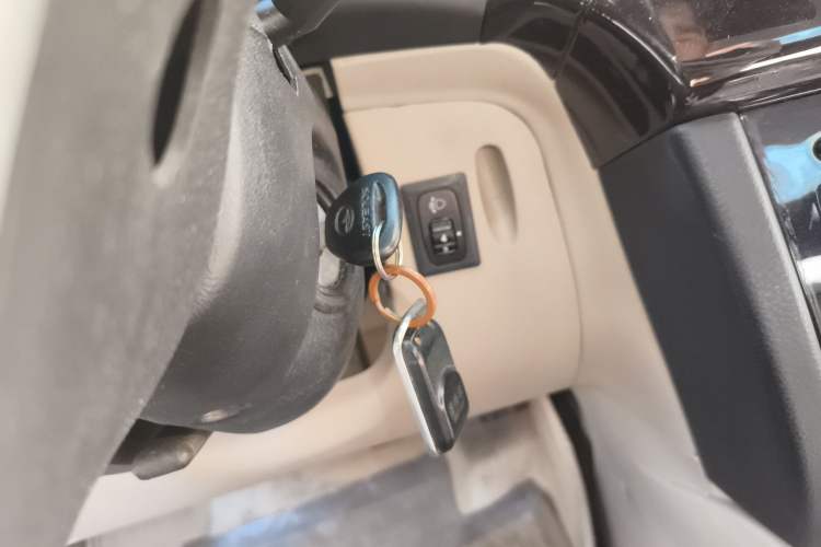 Used Soueast V3 Lingyue 2014 1.5L Manual Entry-Level Version Vehicle Key