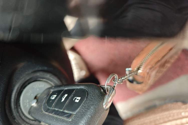 Used Soueast V3 Lingyue 2014 1.5L Manual Entry-Level Version Vehicle Key
