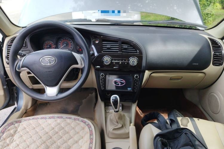 Used Soueast V3 Lingyue 2014 1.5L Manual Happiness Edition Center Console