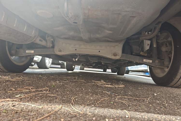 Used Soueast V3 Lingyue 2014 1.5L Manual Entry-Level Version Chassis Rear