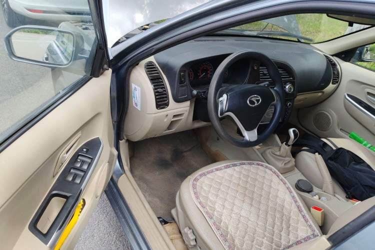 Used Soueast V3 Lingyue 2014 1.5L Manual Happiness Edition Driver Seat