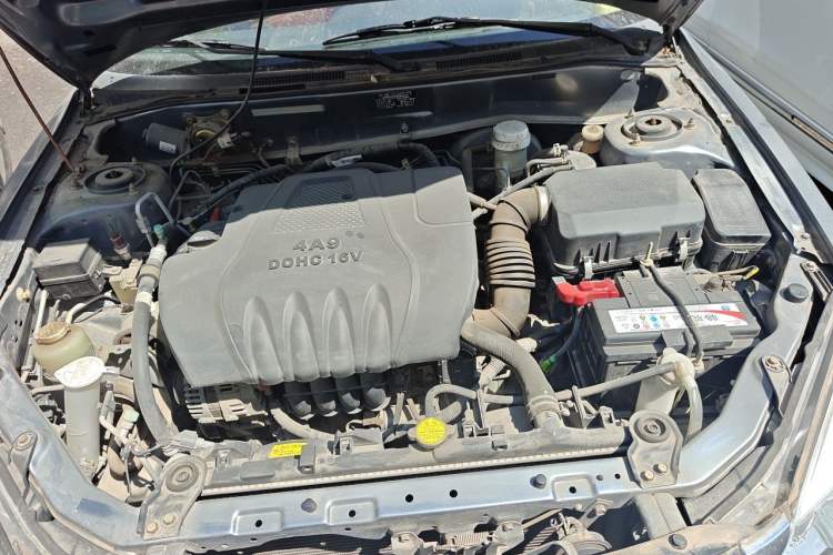 Used Soueast V3 Lingyue 2014 1.5L Manual Entry-Level Version Engine Bay