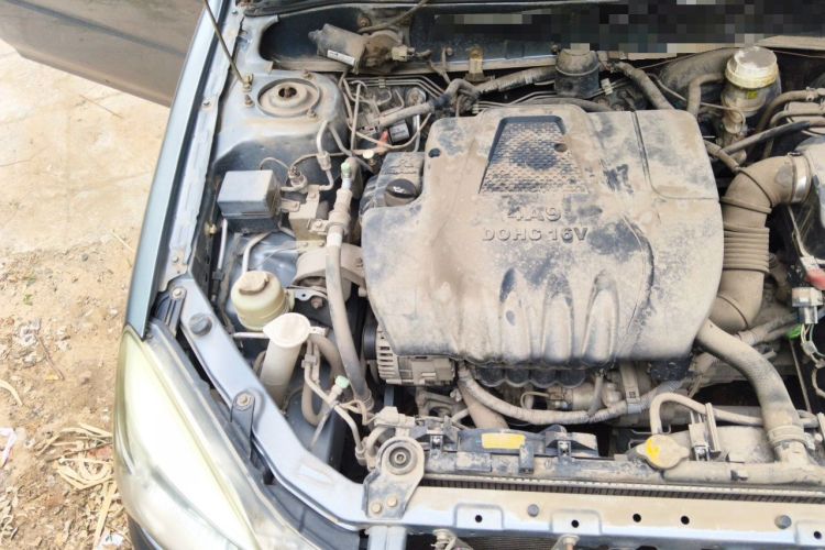 Used Soueast V3 Lingyue 2014 1.5L Manual Entry-Level Version Engine Bay Right