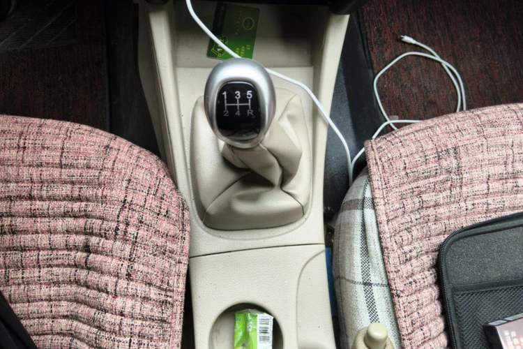 Used Soueast V3 Lingyue 2014 1.5L Manual Entry-Level Version Gear Lever