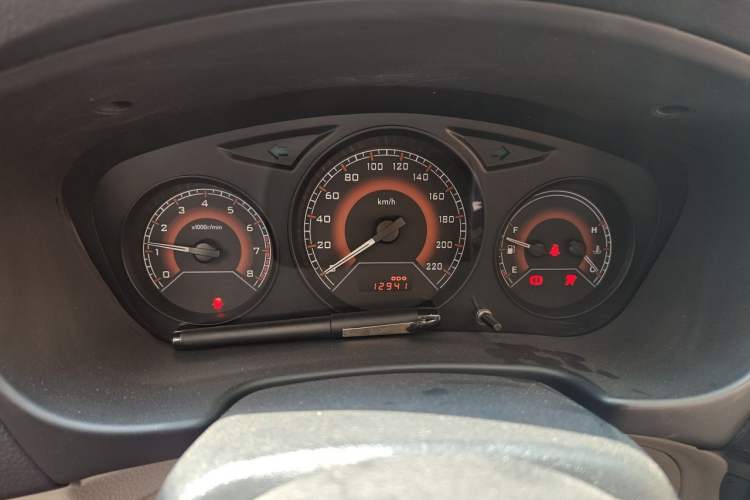 Used Soueast V3 Lingyue 2014 1.5L Manual Entry-Level Version Instrument Cluster