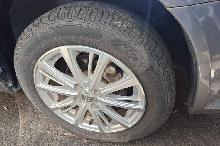 Used Soueast V3 Lingyue 2014 1.5L Manual Entry-Level Version Right Front Wheel Hub