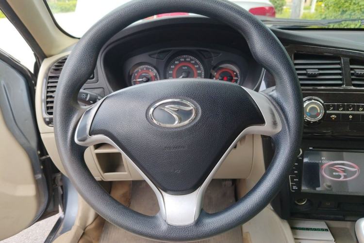 Used Soueast V3 Lingyue 2014 1.5L Manual Happiness Edition Steering Wheel
