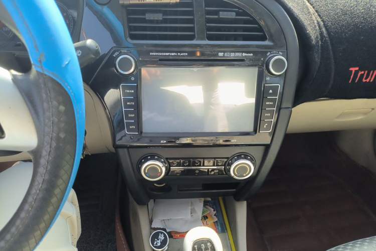 Used Soueast V3 Lingyue 2014 1.5L Manual Entry-Level Version Audio And AC Panel