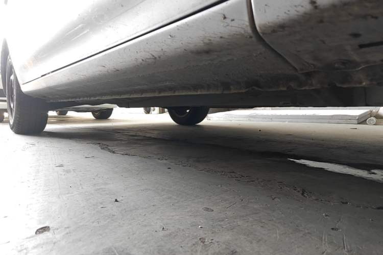 Used Soueast V3 Lingyue 2014 1.5L Manual Entry-Level Version Chassis Front Right