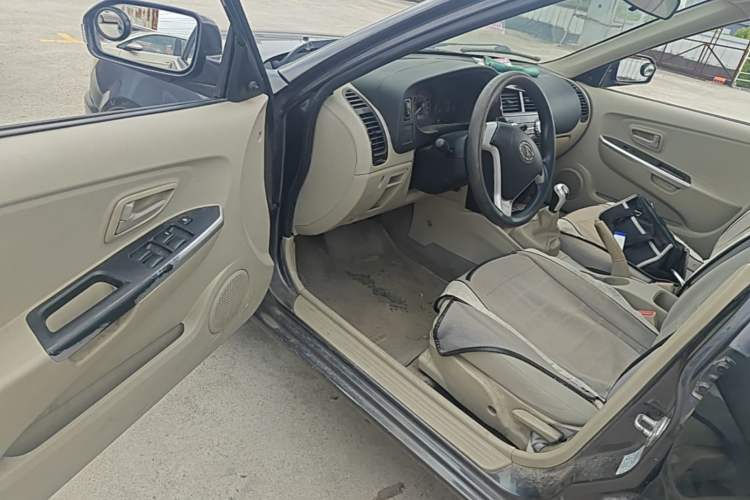 Used Soueast V3 Lingyue 2014 1.5L Manual Smart Edition Driver Seat