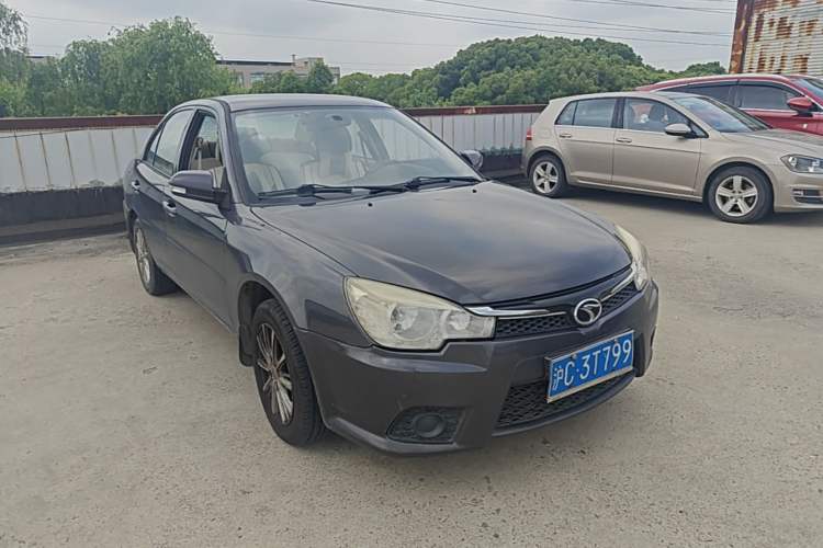 Used Soueast V3 Lingyue 2014 1.5L Manual Smart Edition Front Right 45 Deg