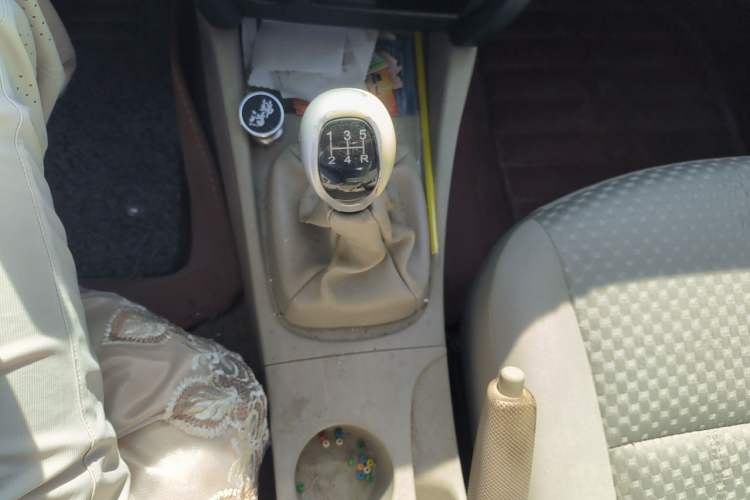 Used Soueast V3 Lingyue 2014 1.5L Manual Entry-Level Version Gear Lever