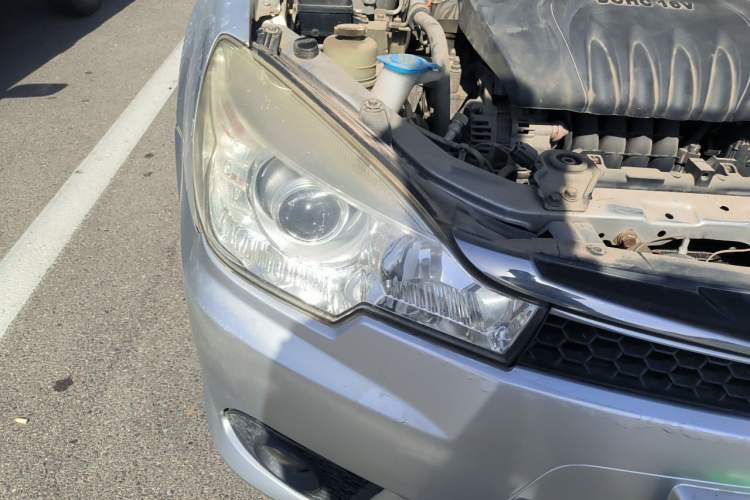 Used Soueast V3 Lingyue 2014 1.5L Manual Entry-Level Version Right Front Headlight