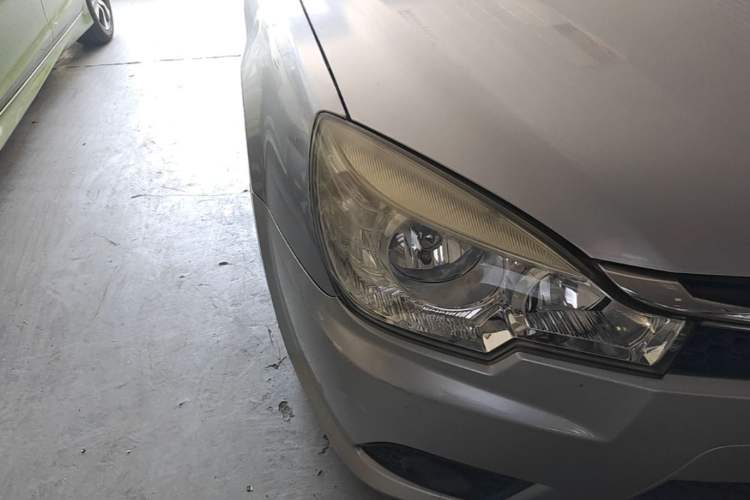 Used Soueast V3 Lingyue 2014 1.5L Manual Entry-Level Version Right Front Headlight