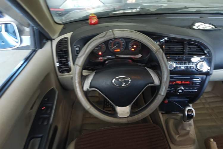 Used Soueast V3 Lingyue 2014 1.5L Manual Entry-Level Version Steering Wheel