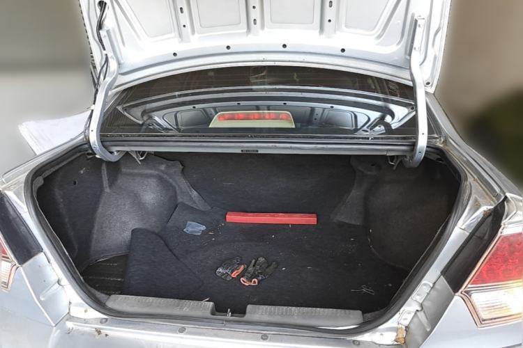 Used Soueast V3 Lingyue 2014 1.5L Manual Entry-Level Version Trunk