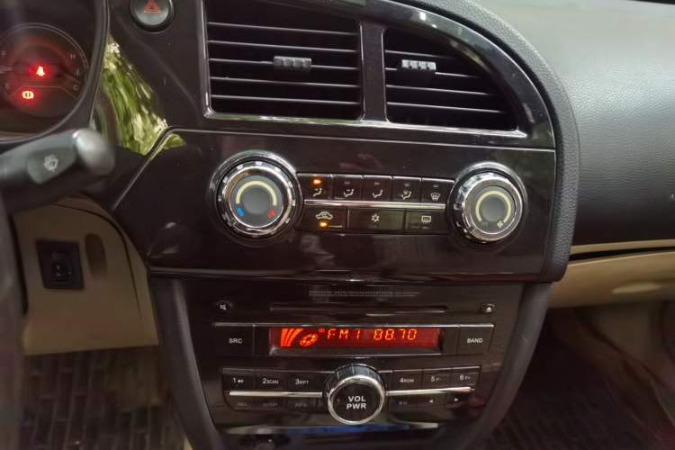 Used Soueast V3 Lingyue 2014 1.5L Manual Entry-Level Version Audio And AC Panel