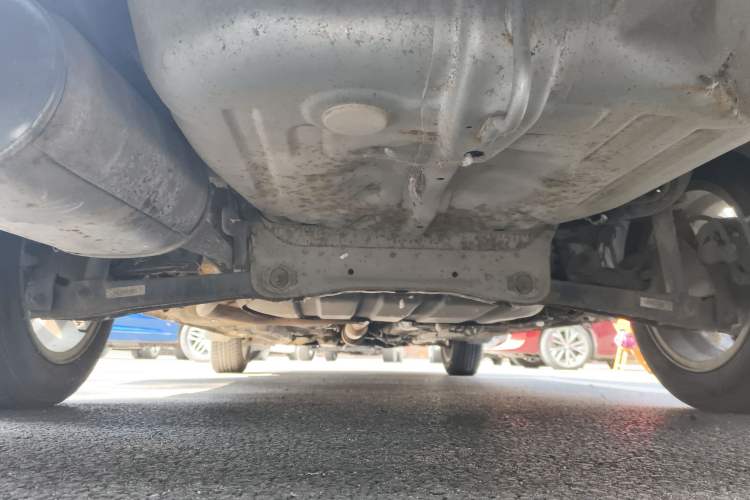 Used Soueast V3 Lingyue 2014 1.5L Manual Entry-Level Version Chassis Rear