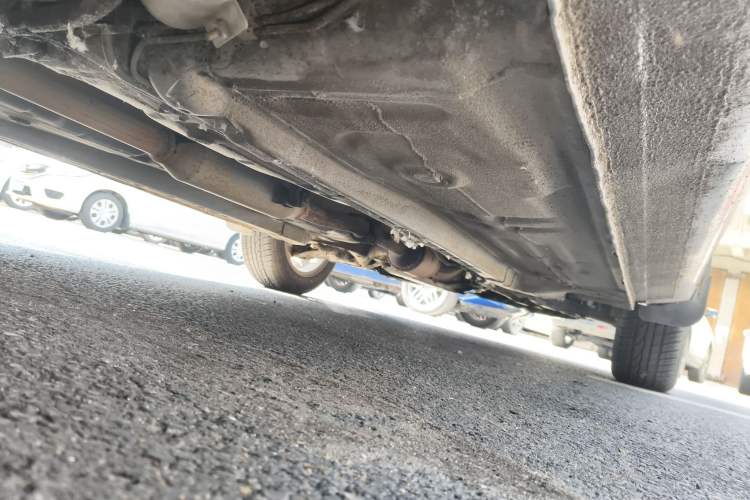 Used Soueast V3 Lingyue 2014 1.5L Manual Entry-Level Version Chassis Rear Right