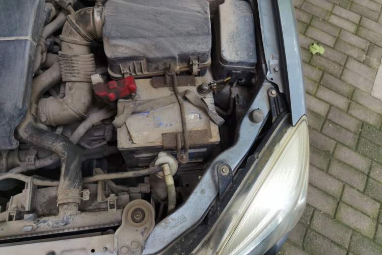 Used Soueast V3 Lingyue 2014 1.5L Manual Entry-Level Version Engine Bay Left
