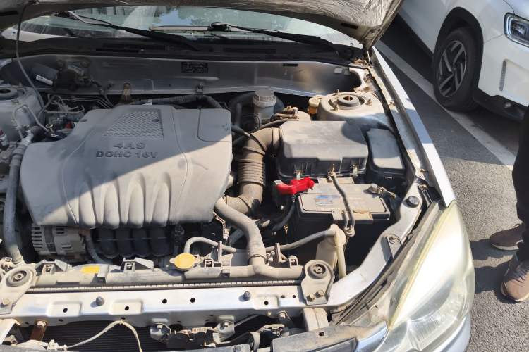 Used Soueast V3 Lingyue 2014 1.5L Manual Entry-Level Version Engine Bay Left