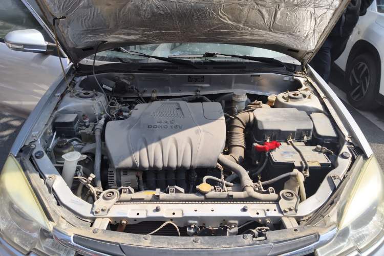 Used Soueast V3 Lingyue 2014 1.5L Manual Entry-Level Version Engine Bay