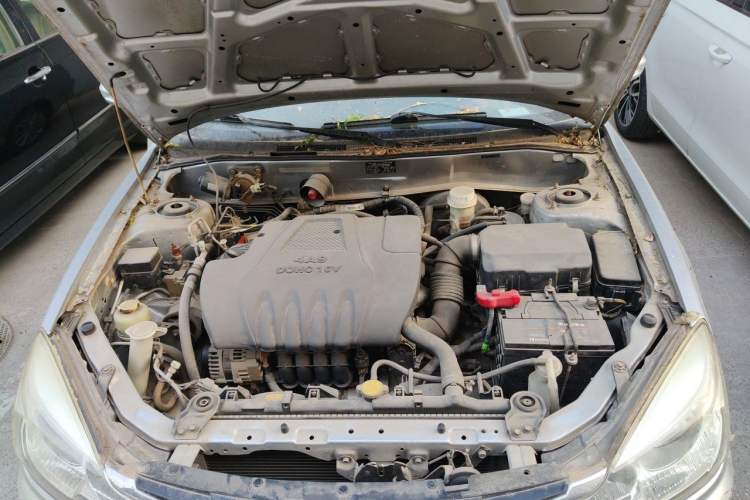 Used Soueast V3 Lingyue 2014 1.5L Manual Smart Edition Engine Bay
