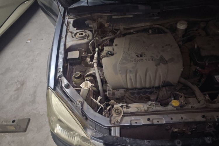 Used Soueast V3 Lingyue 2014 1.5L Manual Entry-Level Version Engine Bay Right