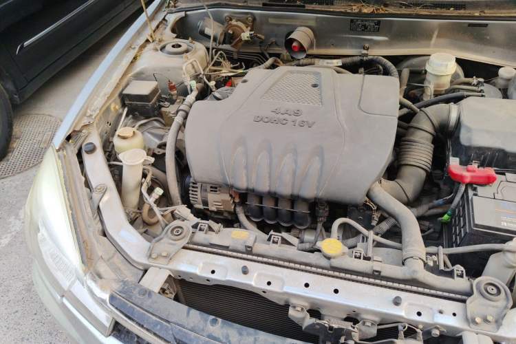 Used Soueast V3 Lingyue 2014 1.5L Manual Smart Edition Engine Bay Right