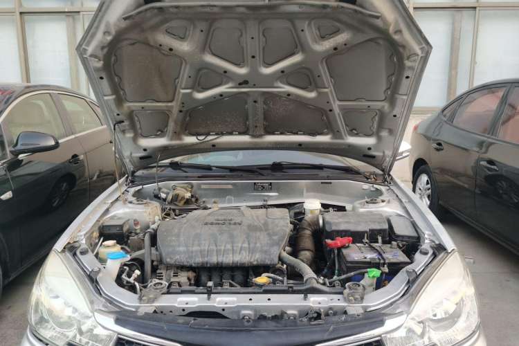 Used Soueast V3 Lingyue 2014 1.5L Manual Entry-Level Version Engine Bay