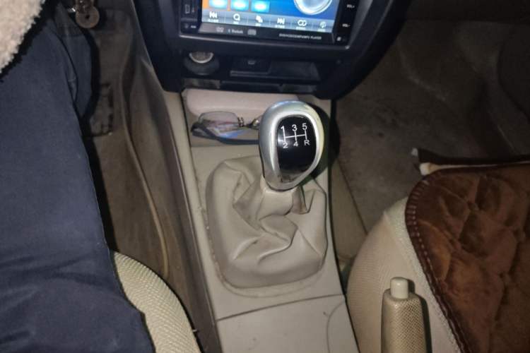 Used Soueast V3 Lingyue 2014 1.5L Manual Entry-Level Version Gear Lever