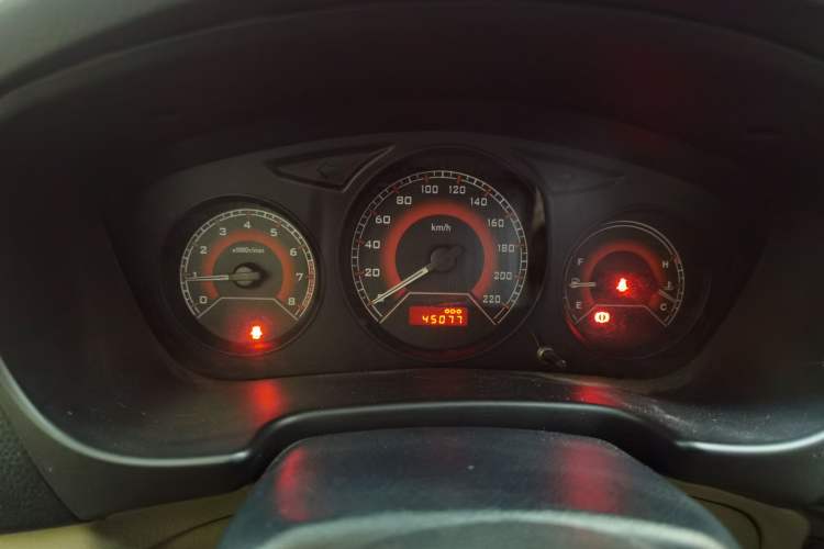 Used Soueast V3 Lingyue 2014 1.5L Manual Entry-Level Version Instrument Cluster