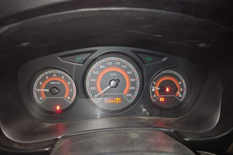 Used Soueast V3 Lingyue 2014 1.5L Manual Entry-Level Version Instrument Cluster