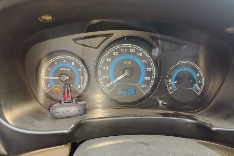 Used Soueast V3 Lingyue 2014 1.5L Manual Entry-Level Version Instrument Cluster