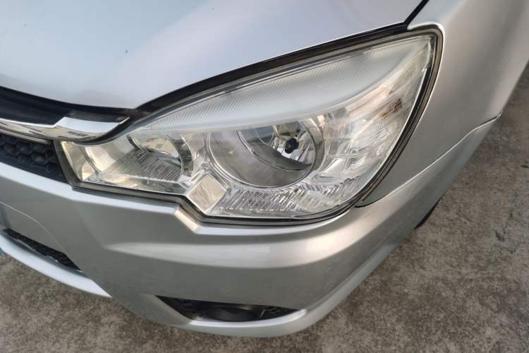 Used Soueast V3 Lingyue 2014 1.5L Manual Entry-Level Version Left Front Headlight