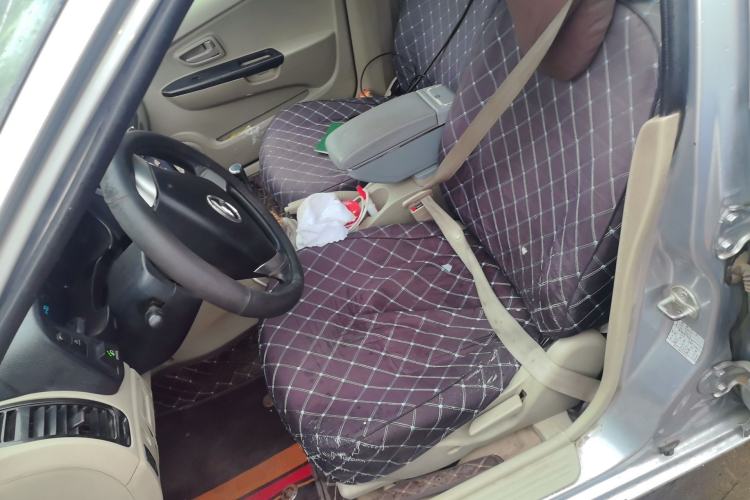 Used Soueast V3 Lingyue 2014 1.5L Manual Entry-Level Version Left Front Seat