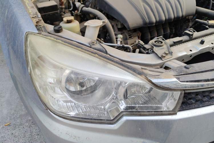 Used Soueast V3 Lingyue 2014 1.5L Manual Smart Edition Right Front Headlight