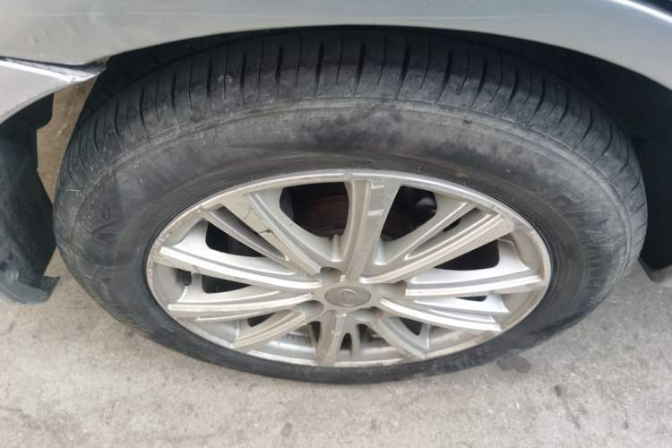 Used Soueast V3 Lingyue 2014 1.5L Manual Entry-Level Version Right Rear Wheel Hub