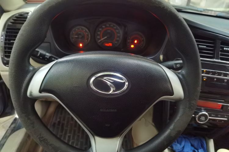 Used Soueast V3 Lingyue 2014 1.5L Manual Entry-Level Version Steering Wheel