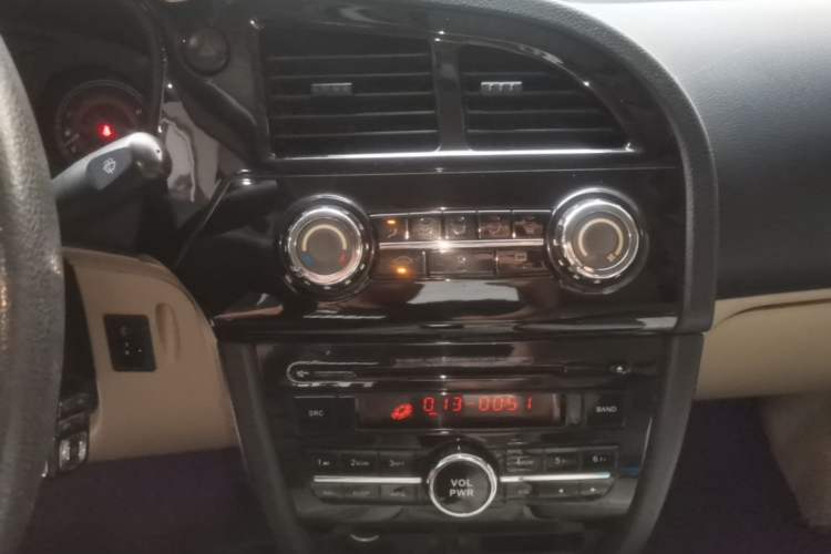 Used Soueast V3 Lingyue 2014 1.5L Manual Entry-Level Version Audio And AC Panel