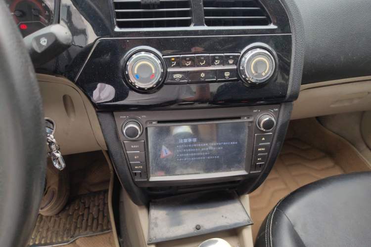 Used Soueast V3 Lingyue 2014 1.5L Manual Entry-Level Version Audio And AC Panel